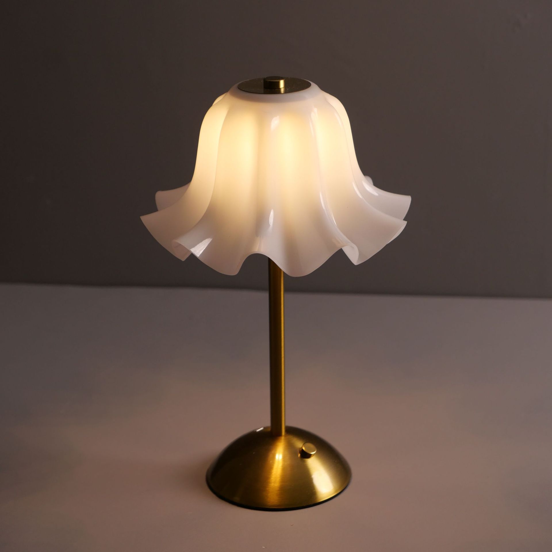 Современная светодиодная насто – обзор и цена Bedroom Lighting Decor Ideas